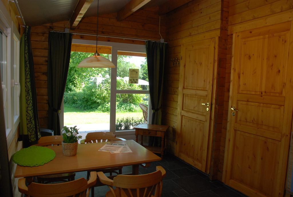Camping "De Stuurmanskolk" Welsum Ruang foto